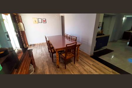 Casa à venda com 210m², 3 quartos e 3 vagasEspaço Gourmet