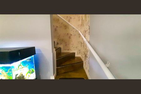 Casa à venda com 210m², 3 quartos e 3 vagasEscada