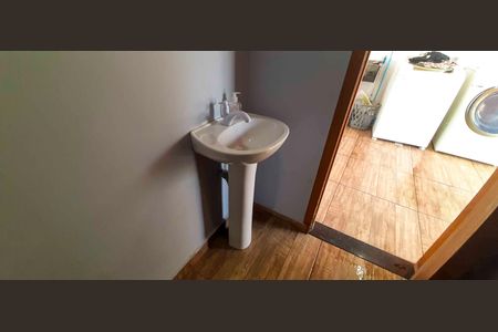 Casa à venda com 210m², 3 quartos e 3 vagasBanheiro de Serviço