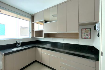 Apartamento à venda com 86m², 3 quartos e 2 vagasCozinha