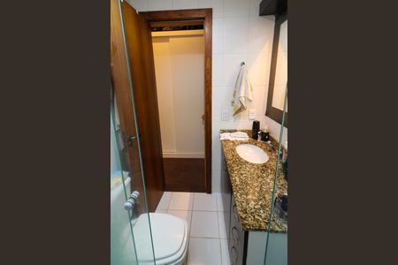 Apartamento à venda com 74m², 2 quartos e 1 vagaBanheiro da Suíte