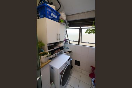 Apartamento à venda com 74m², 2 quartos e 1 vagaÁrea de Serviço