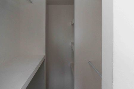 Apartamento à venda com 78m², 2 quartos e 2 vagas Apartamento à venda com 78m², 2 quartos e 2 vagasCloset da suíte