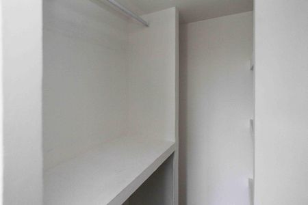 Apartamento à venda com 78m², 2 quartos e 2 vagas Apartamento à venda com 78m², 2 quartos e 2 vagasCloset da suíte