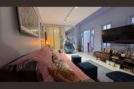 Casa à venda com 4 quartos, 236m² em Vila Guarani (Zona Sul), São Paulo