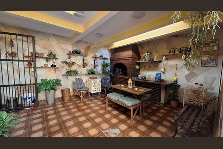 Casa à venda com 4 quartos, 289m² em Vila Prudente, São Paulo