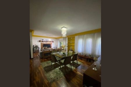 Casa à venda com 4 quartos, 289m² em Vila Prudente, São Paulo