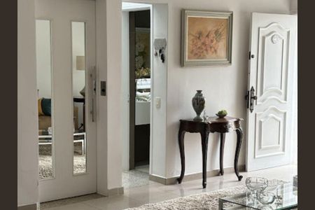 Casa à venda com 3 quartos, 375m² em Indianópolis, São Paulo