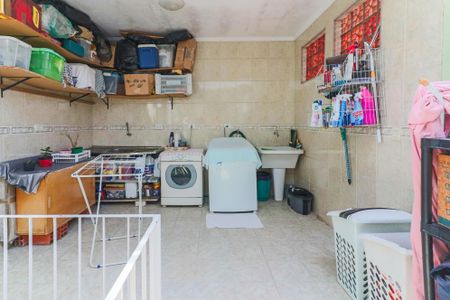 Casa à venda com 130m², 3 quartos e 1 vagaLavanderia