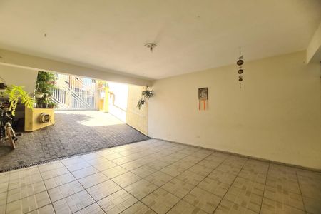 Casa à venda com 213m², 3 quartos e 3 vagas Casa à venda com 213m², 3 quartos e 3 vagasGaragem