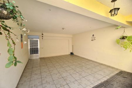 Casa à venda com 213m², 3 quartos e 3 vagas Casa à venda com 213m², 3 quartos e 3 vagasGaragem