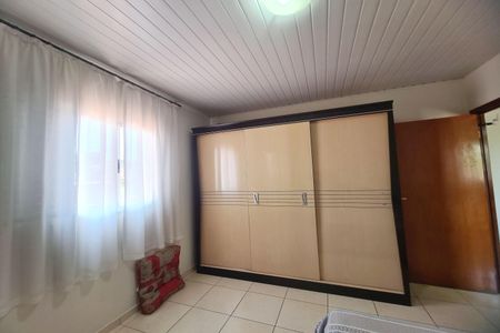 Casa à venda com 213m², 3 quartos e 3 vagas Casa à venda com 213m², 3 quartos e 3 vagasQuarto 2