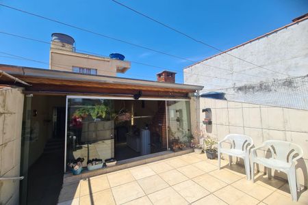 Casa à venda com 213m², 3 quartos e 3 vagas Casa à venda com 213m², 3 quartos e 3 vagasÁrea Externa