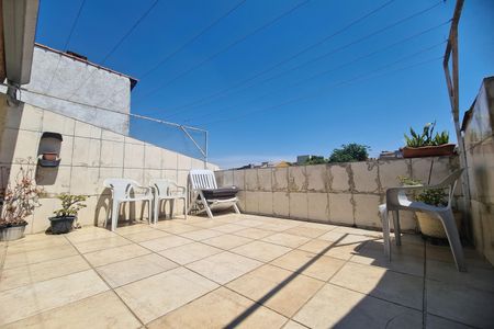 Casa à venda com 213m², 3 quartos e 3 vagas Casa à venda com 213m², 3 quartos e 3 vagasÁrea Externa