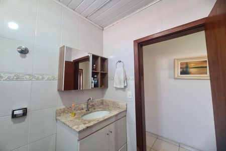 Casa à venda com 213m², 3 quartos e 3 vagas Casa à venda com 213m², 3 quartos e 3 vagasBanheiro Social