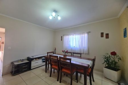 Casa à venda com 213m², 3 quartos e 3 vagas Casa à venda com 213m², 3 quartos e 3 vagasCopa