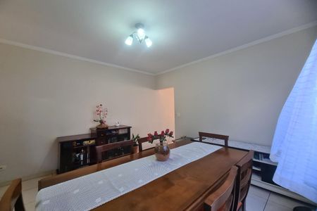 Casa à venda com 213m², 3 quartos e 3 vagas Casa à venda com 213m², 3 quartos e 3 vagasCopa