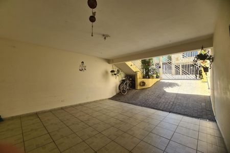 Casa à venda com 213m², 3 quartos e 3 vagas Casa à venda com 213m², 3 quartos e 3 vagasGaragem
