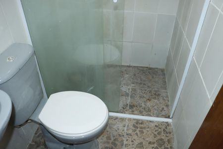 Banheiro de casa para alugar com 2 quartos, 50m² em Jardim do Engenho, Cotia