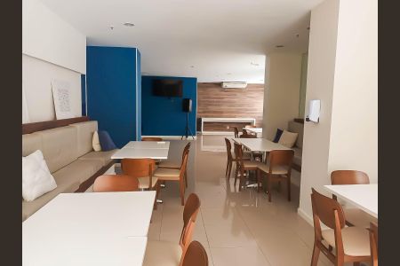 Apartamento para alugar com 54m², 2 quartos e 1 vaga Apartamento para alugar com 54m², 2 quartos e 1 vagaÁrea comum - Salão de festas