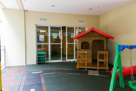 Apartamento para alugar com 54m², 2 quartos e 1 vaga Apartamento para alugar com 54m², 2 quartos e 1 vagaÁrea comum - Playground