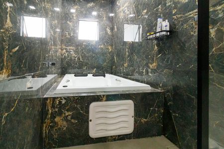 Casa para alugar com 350m², 3 quartos e 2 vagasBanheiro da Suíte