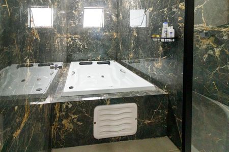 Casa para alugar com 350m², 3 quartos e 2 vagasBanheiro da Suíte