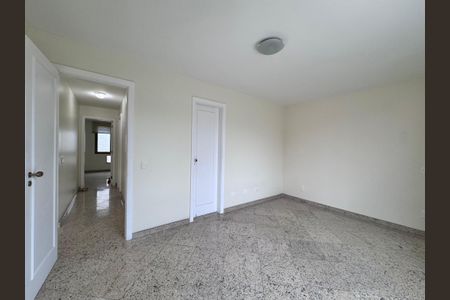 Apartamento para alugar com 220m², 4 quartos e 2 vagasSuíte 1