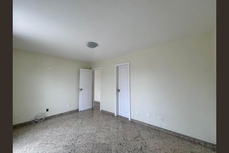 Apartamento para alugar com 220m², 4 quartos e 2 vagasSuíte 1