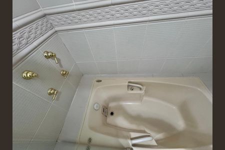 Apartamento para alugar com 220m², 4 quartos e 2 vagasBanheiro da Suíte 1