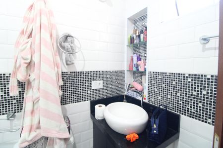 Casa à venda com 125m², 3 quartos e 2 vagasBanheiro da Suite 2