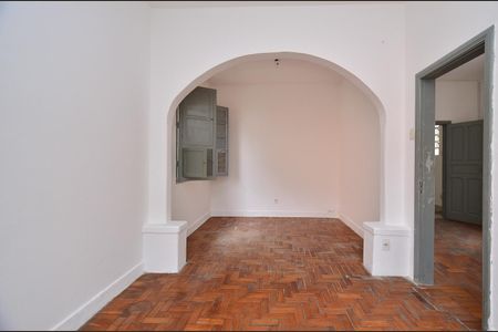 Casa à venda com 294m², 2 quartos e 2 vagas Casa à venda com 294m², 2 quartos e 2 vagasSala de Jantar