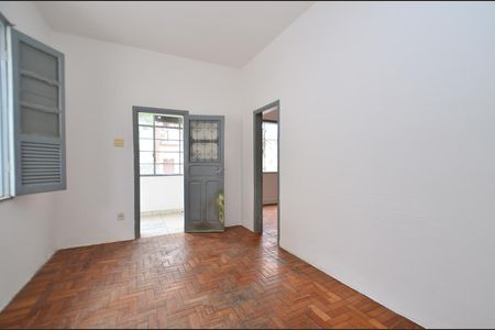 Casa à venda com 294m², 2 quartos e 2 vagas Casa à venda com 294m², 2 quartos e 2 vagasSala