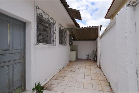 Casa à venda com 294m², 2 quartos e 2 vagas Casa à venda com 294m², 2 quartos e 2 vagasÁrea de Serviço