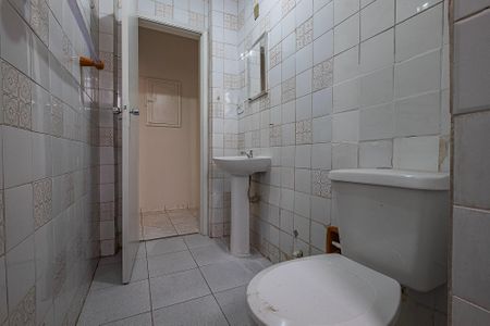 Banheiro de apartamento para alugar com 1 quarto, 58m² em Pinheiros, São Paulo