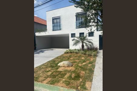 Casa de condomínio à venda com 257m², 4 quartos e 4 vagasFoto 02