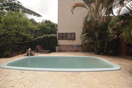 Casa para alugar com 228m², 3 quartos e 4 vagasÁrea comum - Piscina
