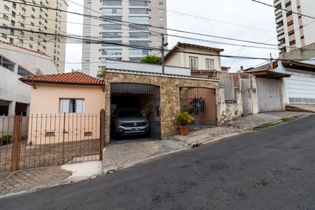 Casa à venda com 180m², 3 quartos e 2 vagas Casa à venda com 180m², 3 quartos e 2 vagasFachada