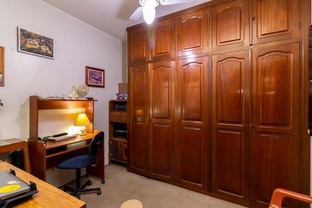 Casa à venda com 180m², 3 quartos e 2 vagas Casa à venda com 180m², 3 quartos e 2 vagasQuarto