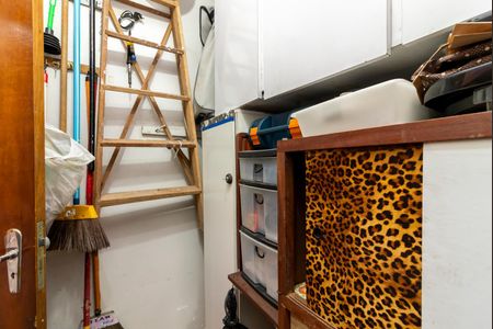 Casa à venda com 180m², 3 quartos e 2 vagas Casa à venda com 180m², 3 quartos e 2 vagasQuarto de Serviço