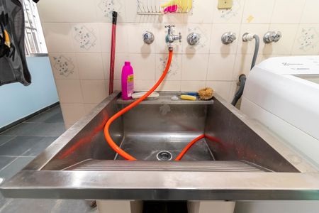 Casa à venda com 180m², 3 quartos e 2 vagas Casa à venda com 180m², 3 quartos e 2 vagasÁrea de Serviço