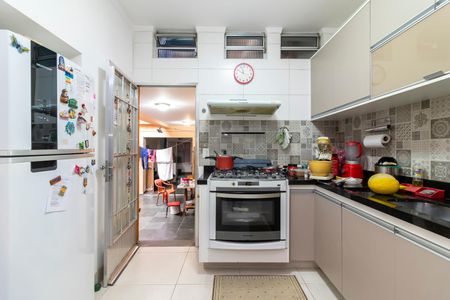 Casa à venda com 180m², 3 quartos e 2 vagas Casa à venda com 180m², 3 quartos e 2 vagasCozinha