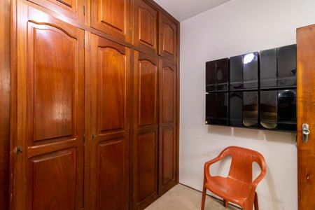 Casa à venda com 180m², 3 quartos e 2 vagas Casa à venda com 180m², 3 quartos e 2 vagasQuarto