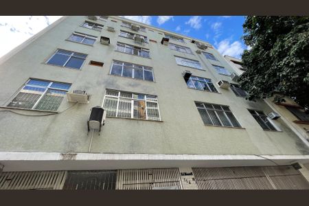 Apartamento à venda com 69m², 2 quartos e 1 vaga Apartamento à venda com 69m², 2 quartos e 1 vagaFachada
