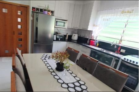 Casa à venda com 249m², 4 quartos e 2 vagasCozinha