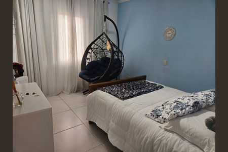 Casa à venda com 249m², 4 quartos e 2 vagasSuíte