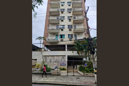 Apartamento para alugar com 70m², 2 quartos e 1 vagaFachada