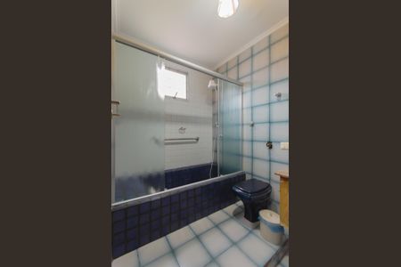 Casa à venda com 172m², 2 quartos e 3 vagasBanheiro do quarto 2