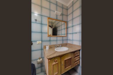 Casa à venda com 172m², 2 quartos e 3 vagasBanheiro do quarto 2