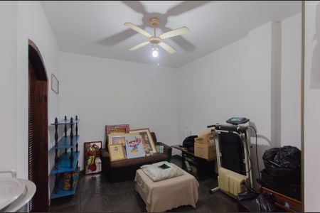 Casa à venda com 172m², 2 quartos e 3 vagasQuarto de Serviço